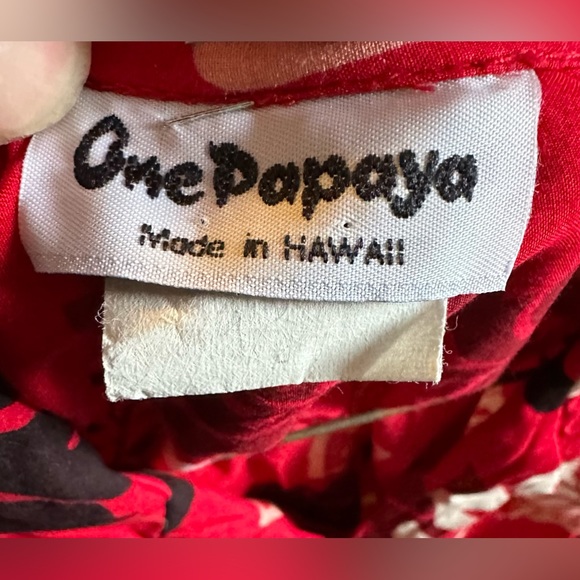 ONE PAPAYA Made in Hawaii Patterned Red Button Down Shirt X Size : Large - Picture 4 of 4